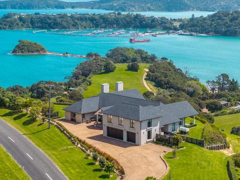 10 Rothschild Terrace, Waiheke Island