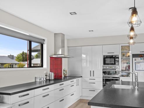 8 Henderson Drive, Alexandra