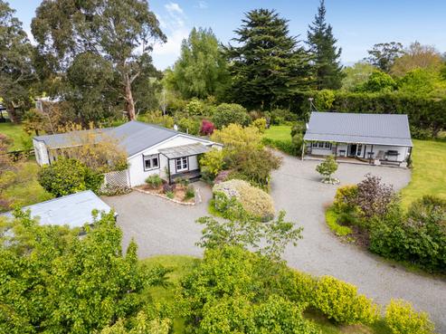1520 State Highway 2, Featherston