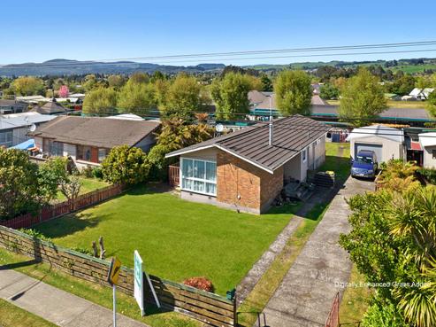 276 Clayton Road, Pukehangi