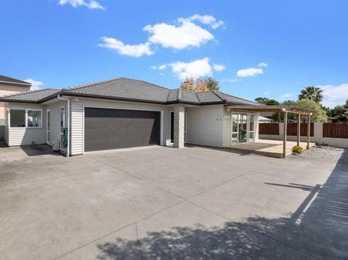 16A Darren Crescent, Half Moon Bay