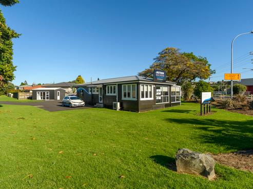 3 Millers Road, Brookfield