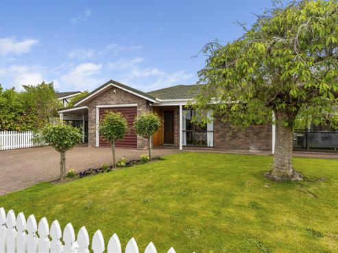 27 Downes Avenue, Springvale