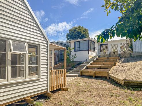 22 Batten Grove, The Pines Beach