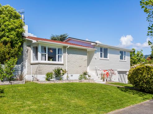 2 Monterey Place, Totara Park