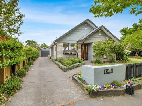 17 Karnak Crescent, Russley