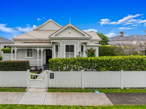 2 Ewen Alison Avenue, Devonport