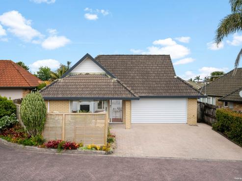 2/12 Nakhle Place, Manurewa