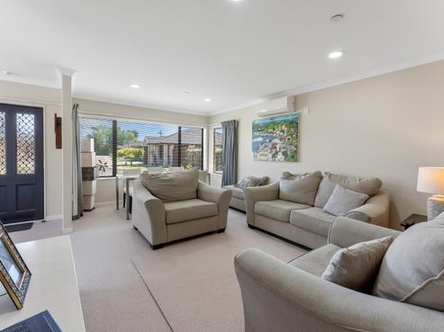 15 Ian Peter Way, Otaki