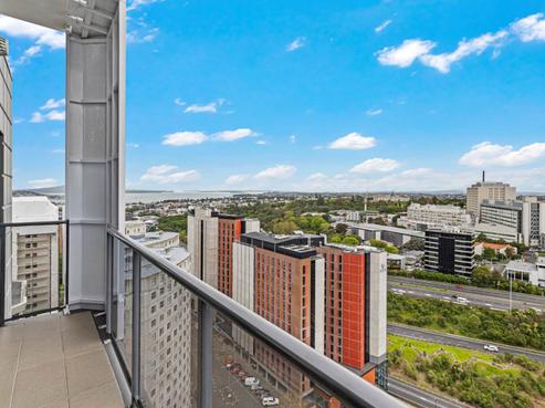 18/6J Saint Martins Lane, Grafton