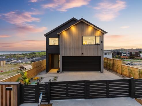 17 Pakirikiri Street, Long Bay