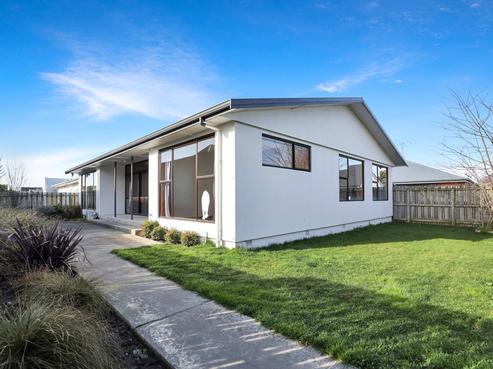 17 Mona Square, Ashburton