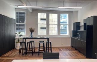 HIGH STREET CHARACTER
