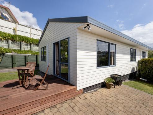 6 Poike Road, Hairini