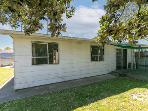2/9 Lyttelton Crescent, Tamatea