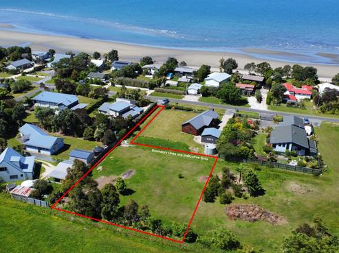 69 Bishop Road, Parapara