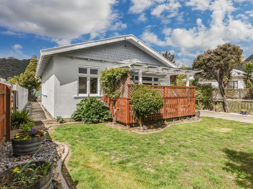 12A Buller Street, Picton