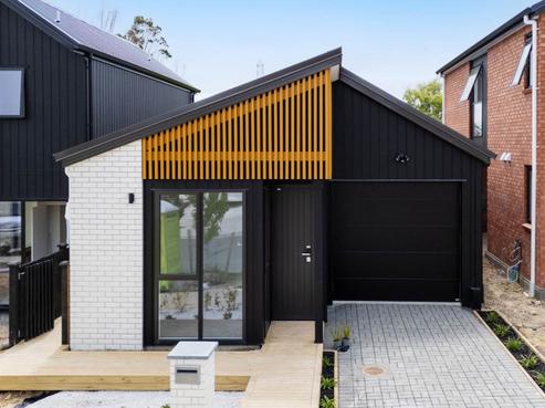 16 Paretao Street, Massey
