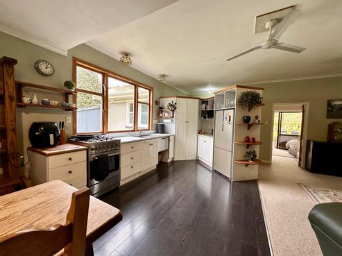 652 Piko Road, Okoki