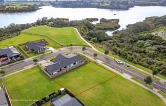 35 Dame Nganeko Drive, Glenbrook