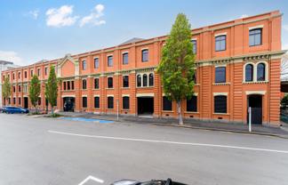 Exceptionally refurbished office suite