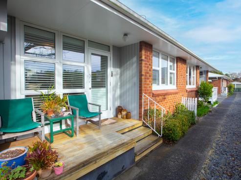 4/260 Muritai Road, Eastbourne
