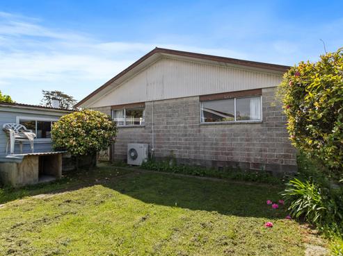 2/18 Rugby Street, Highfield