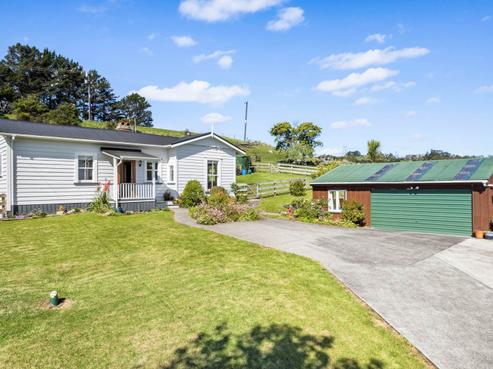 96 Kaipara Coast Highway, Helensville