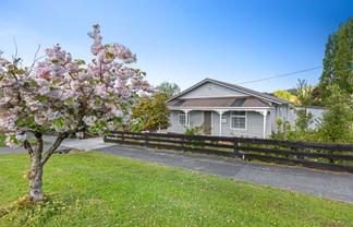 8 Paraekaretu Street, Hunterville