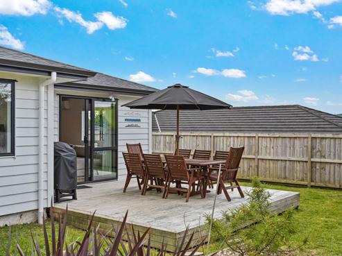 15 Minerva Avenue, Helensville