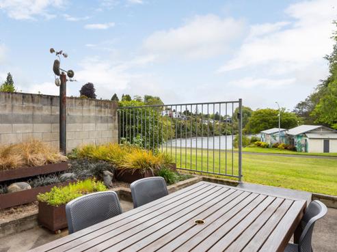 2A Jellicoe Drive, Hamilton East