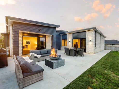 10 Kapua Crescent, Rototuna North