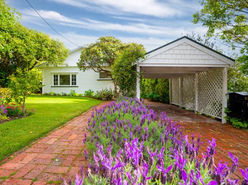 19 Waikare Street, Karori