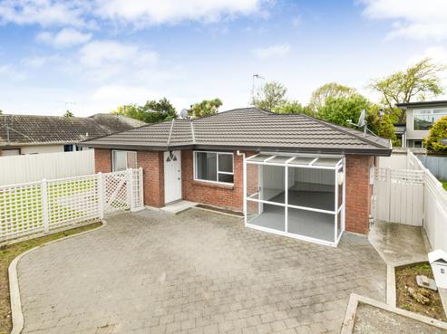 4 Clendon Court, Roslyn