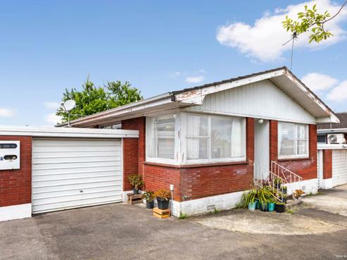 2/8 Russell Road, Manurewa