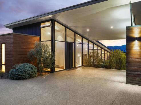 334 Davis Road, Cust