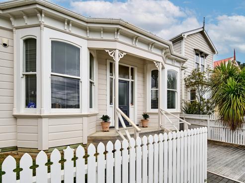 10 Stanley Street, Berhampore