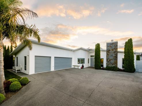 16 Mataroa Crescent, Flagstaff
