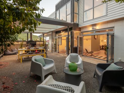 26 Severn Street, Island Bay