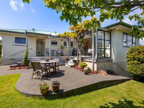 92 Brooklands Road, Brooklands
