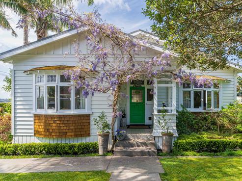 72 Alberton Avenue, Mount Albert