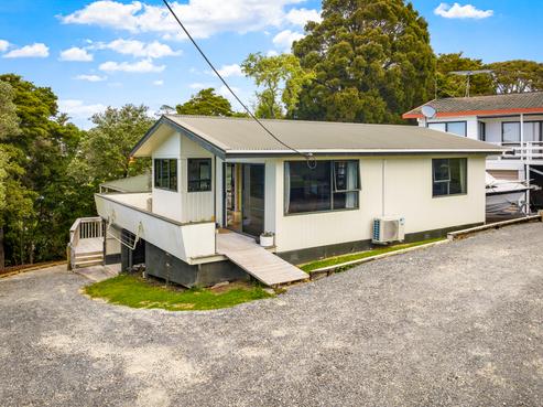 66 Mera Road, Algies Bay