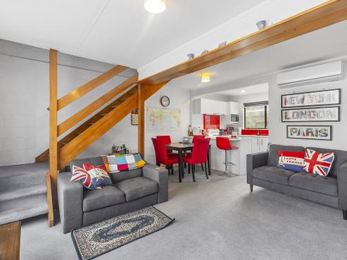 2/29 Main Road, Tawa