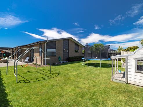 8 Bennington Way, Hornby