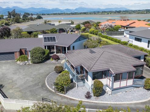 8 James Cross Place, Mapua
