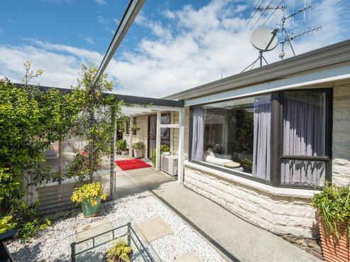 11B Aldinga Avenue, Stoke