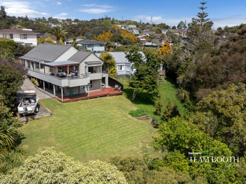 126 Lynn Road, Bayview