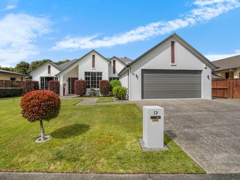 13 Langdale Court, Huntington