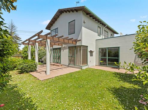 1/17 Riverview Road, Panmure