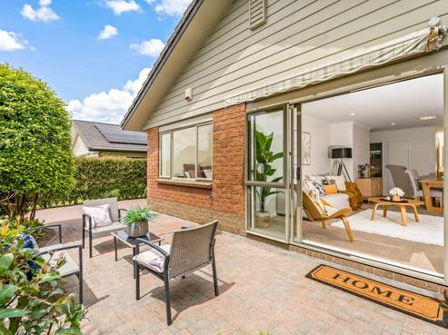 8/1 Piriti Drive, Te Atatu Peninsula